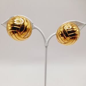 Vintage Monet Gold Plated Love Knot Clip Earrings Easy Close 1 Inch